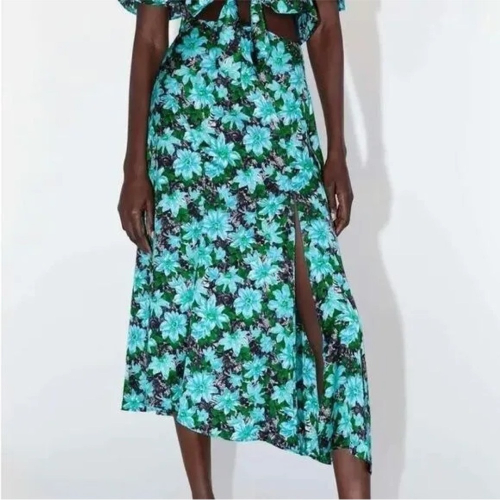 ZARA GREEN BLUE BLACK FLORAL PATTERN SILKY SLIT SKIRT WOMENS Size MEDIUM M